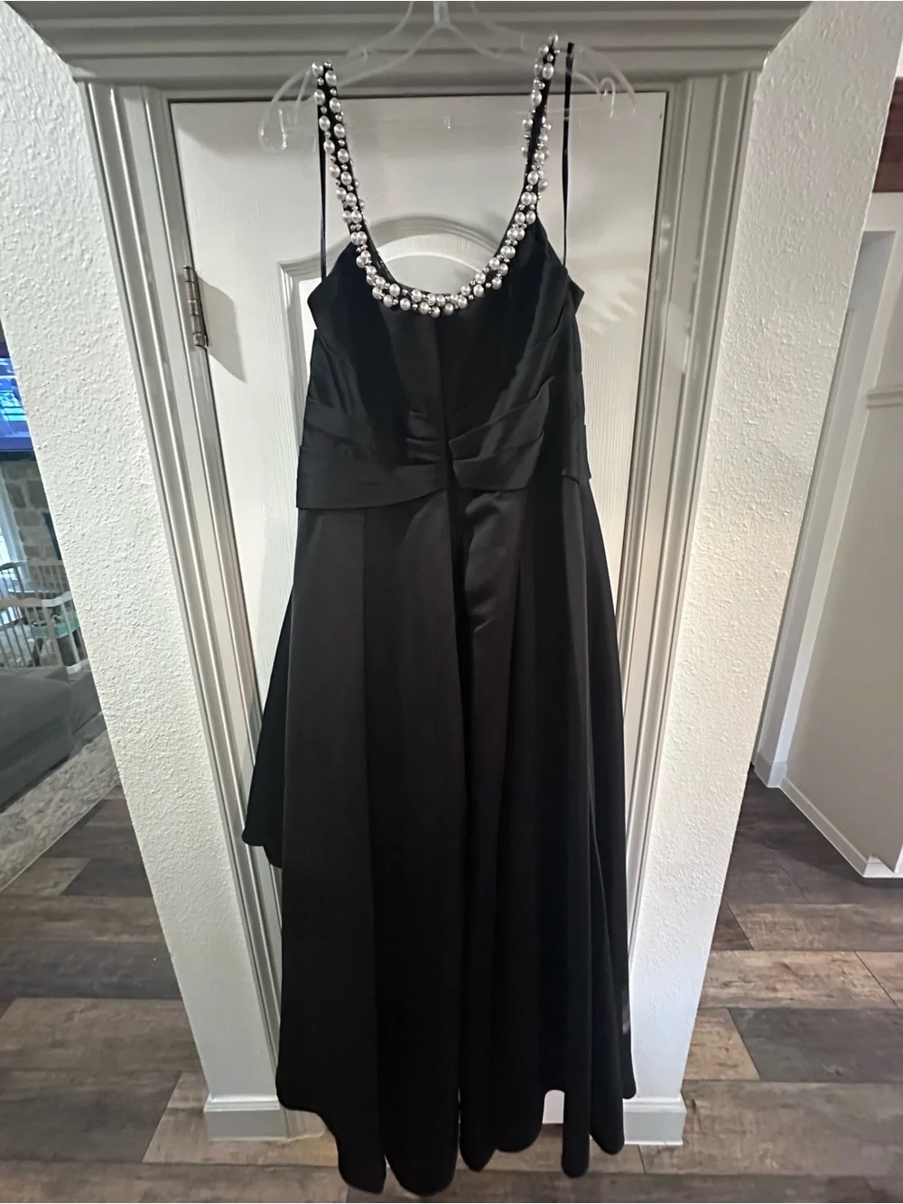 Mac Duggal Black Evening Gown with Jeweled Straps and Dramatic Bow - Picture 5 of 6